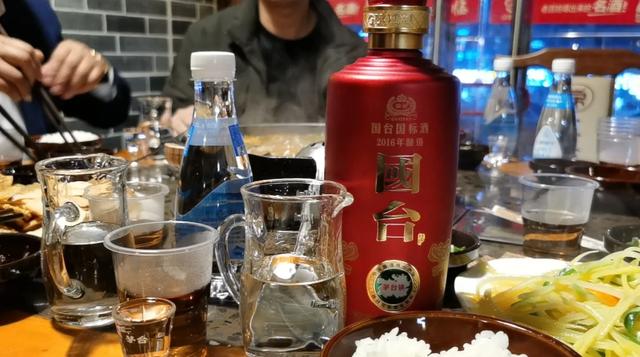 9成职场人厌恶酒局,为何酒文化依然盛行?背后这3点原因很现实